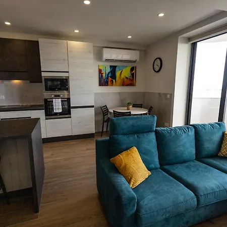 Apartment With A View *