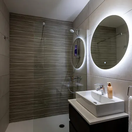 With A View Apartment *